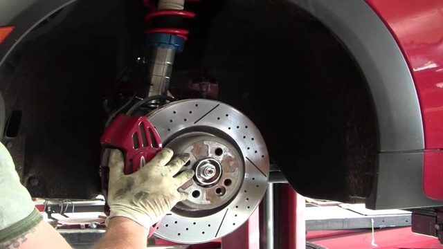 Mini Cooper 2007-2013: Brake Modifications