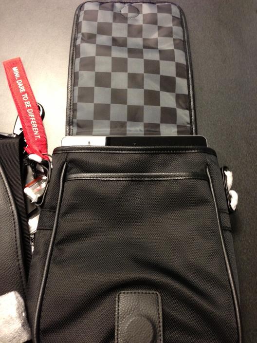 MINI Black Jack Collection: Black Jack Duffle Bag (08/2010)