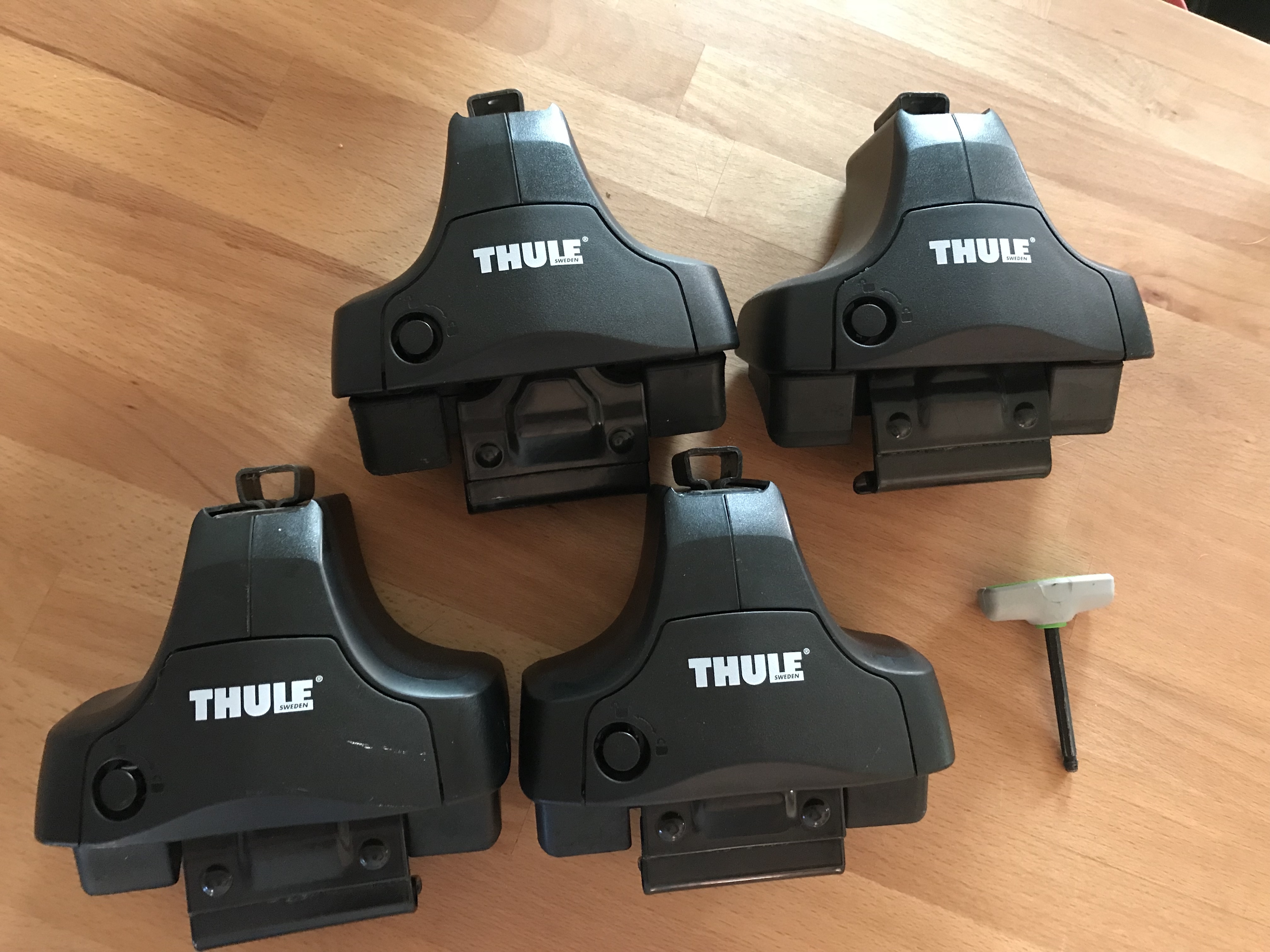 FS Thule Aero Bar with Rapid Podium Feet and Fit Kit North