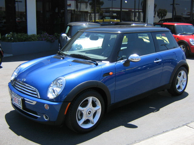 R50/R53 Pics of Mini Cooper, Hyper Blue with Black roof - North ...