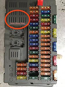 1st Gen Mini heater blower fan diagnostics (2005+ with auto AC)-fuse-block-1.jpg