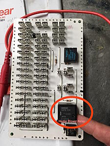 1st Gen Mini heater blower fan diagnostics (2005+ with auto AC)-fuse-block-relay.jpg